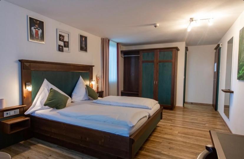 Hotel Restaurant Auerhahn 巴特维尔德巴德 外观 照片