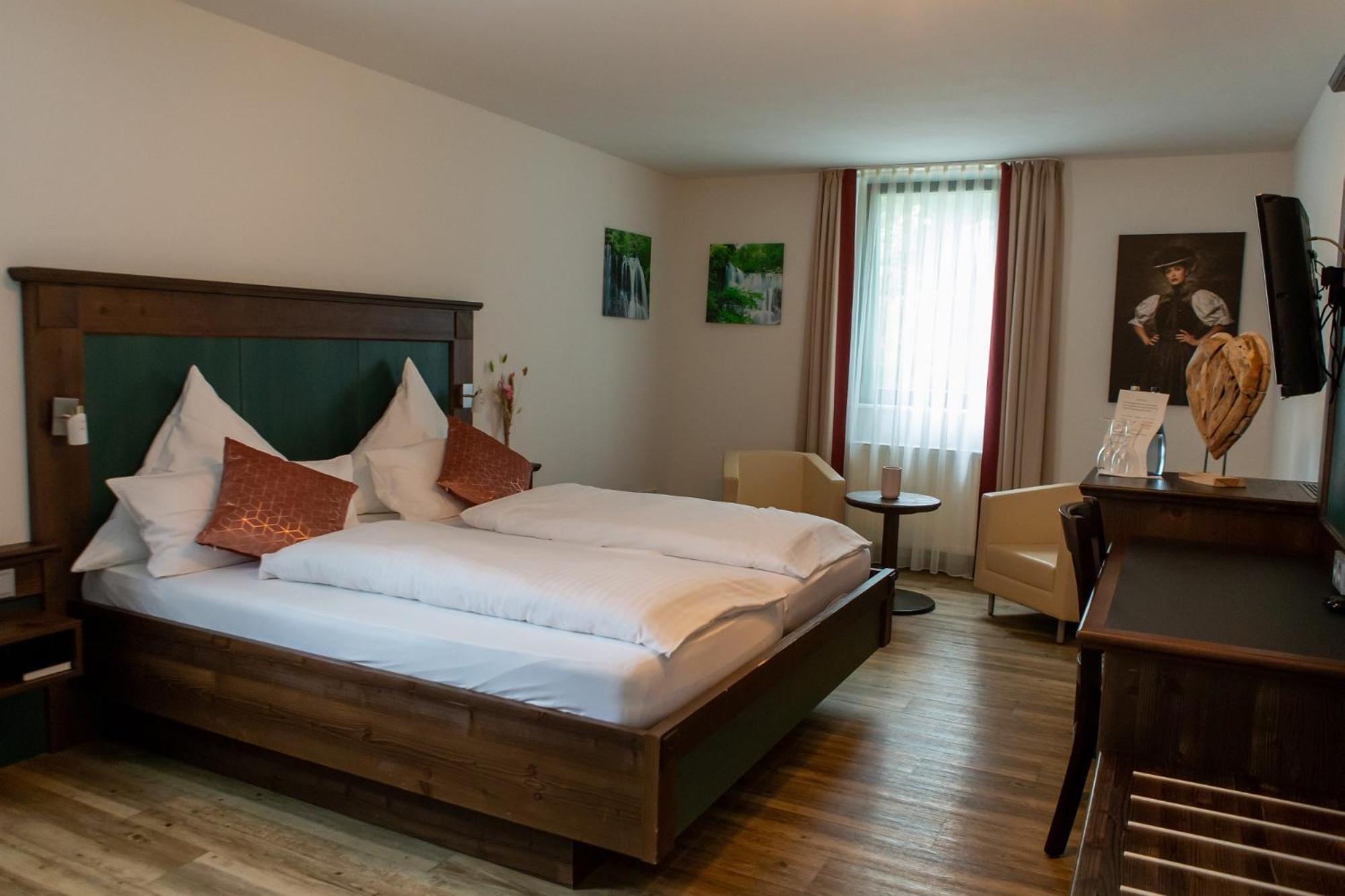 Hotel Restaurant Auerhahn 巴特维尔德巴德 外观 照片