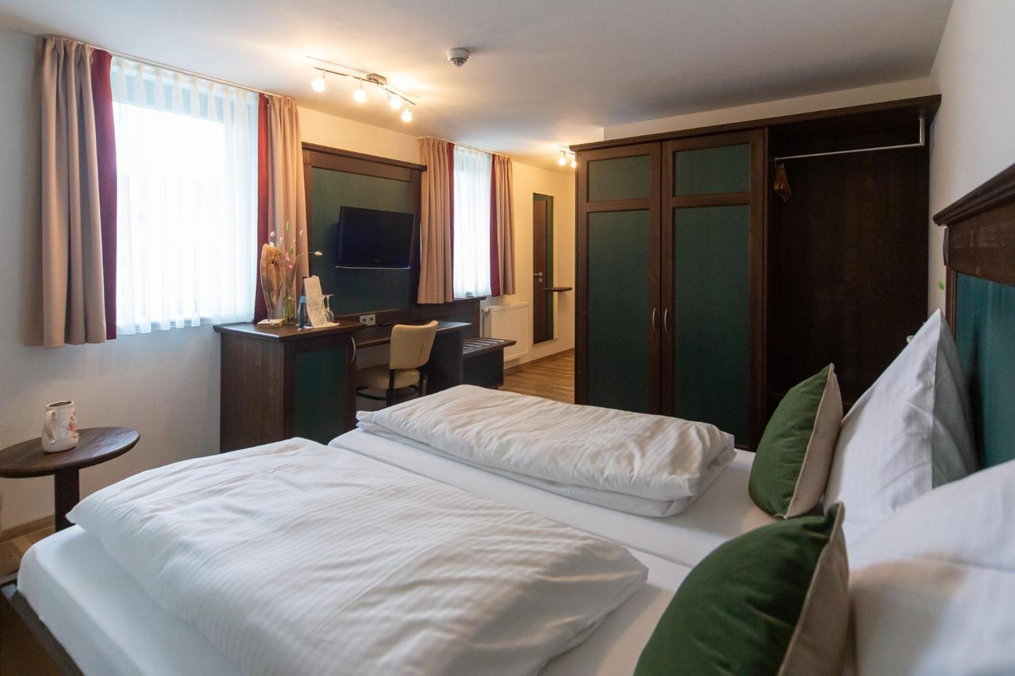 Hotel Restaurant Auerhahn 巴特维尔德巴德 外观 照片