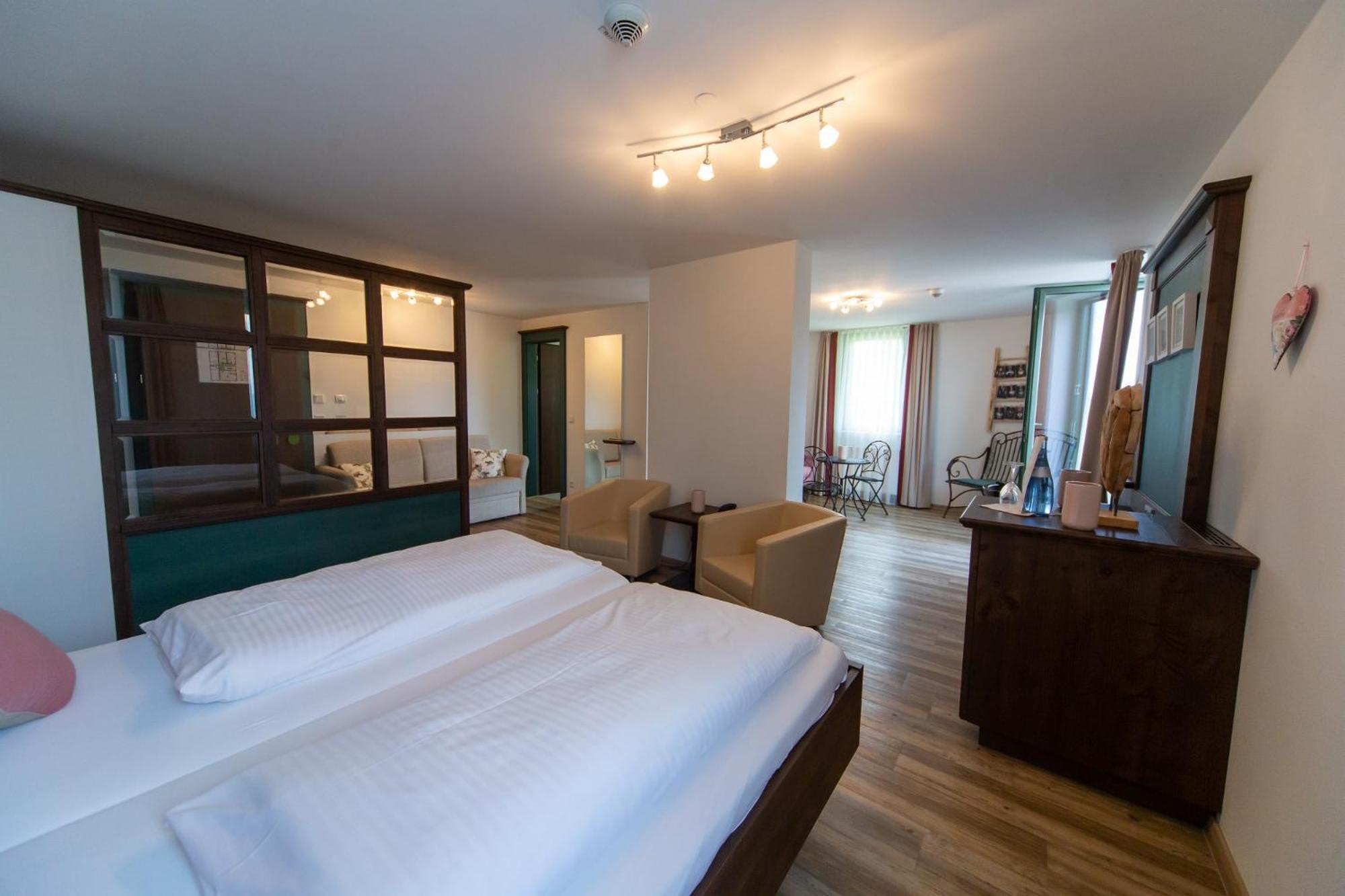 Hotel Restaurant Auerhahn 巴特维尔德巴德 外观 照片